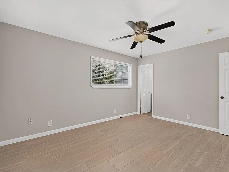 2307 Galway St — Photo 30
