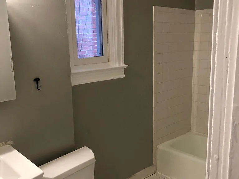 1703 Kilbourne Pl NW #2 — Photo 8