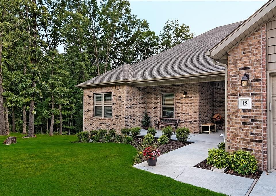 1st image of 12 Appleby Ln