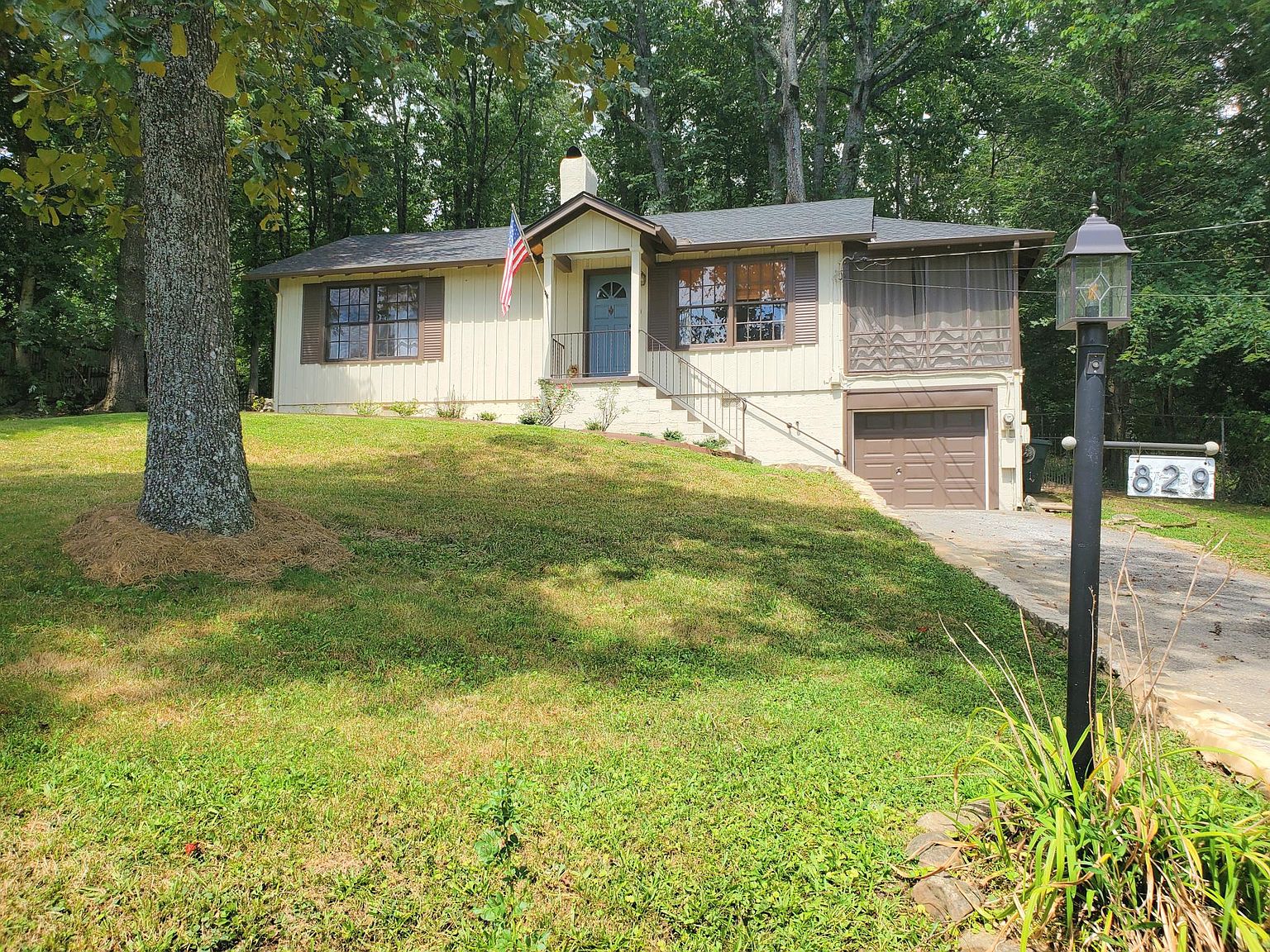 829 Texas Ave, Signal Mountain, TN 37377 Zillow
