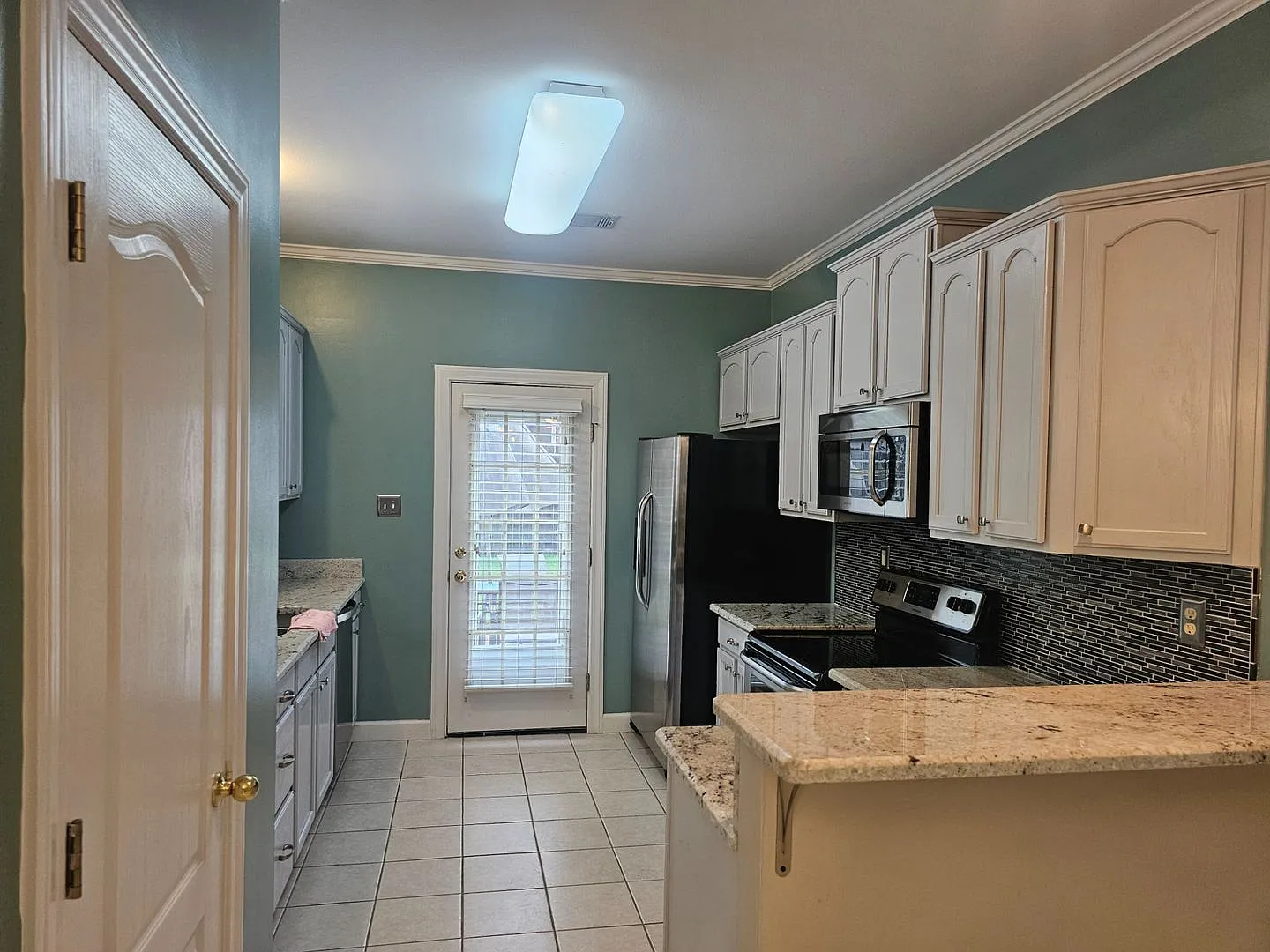 Adorable 3bd Home in Cozy Cordova Neighborhood — Photo 2