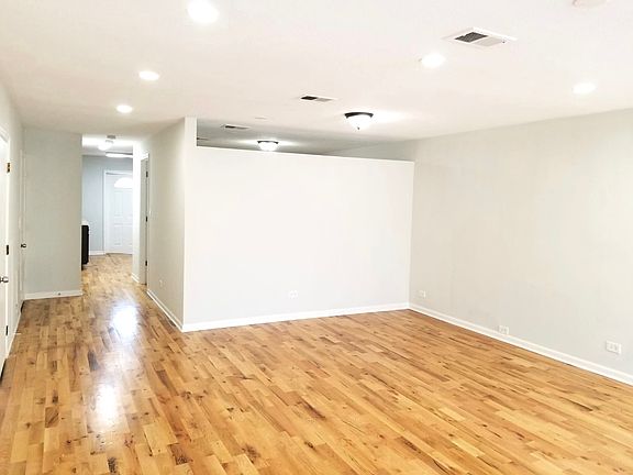 4th image of 4642 N Francisco Ave