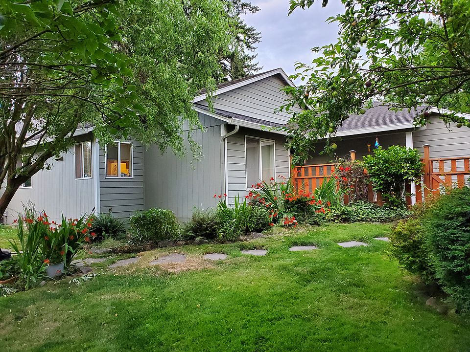 2nd image of 1040 10th St