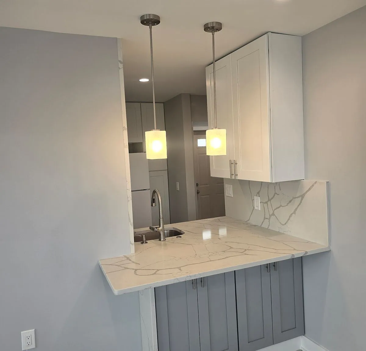 2 bed, 1000 sqft, $1,850 — Photo 2