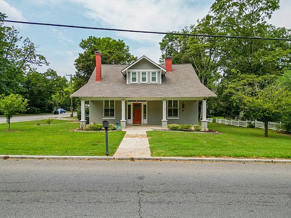 5th image of 601 N Main St
