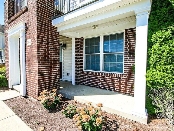 3rd image of 5953 Eden Valley Dr #407