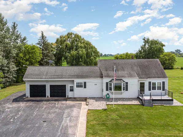 232 E Borton Rd, Essexville, MI 48732