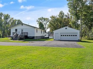5981 E Pine Grove Rd, Cicero, NY 13039