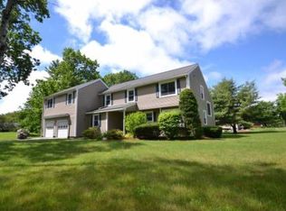 1 Locke Mill Dr, Litchfield, NH 03052