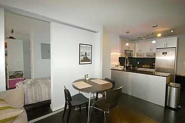 Rented by Realty Advisors Group