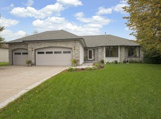 1161 Crestview Ct S, Maplewood, MN 55119