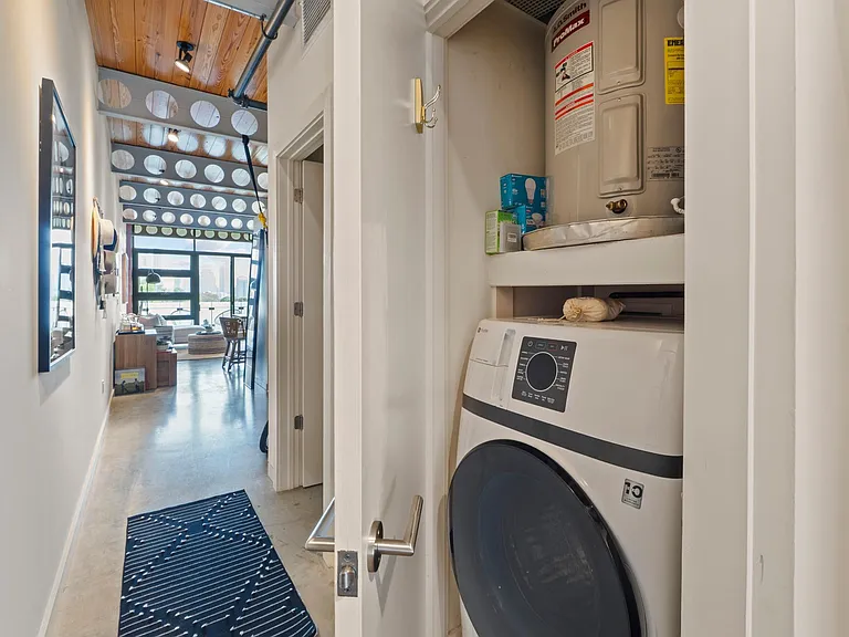 1401 Eva St #402 — Photo 18