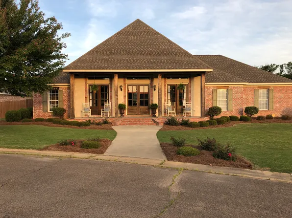 140 Sleepy Fawn Park, Columbus, MS 39702