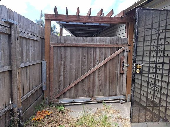 5th image of 57 Malta Ct