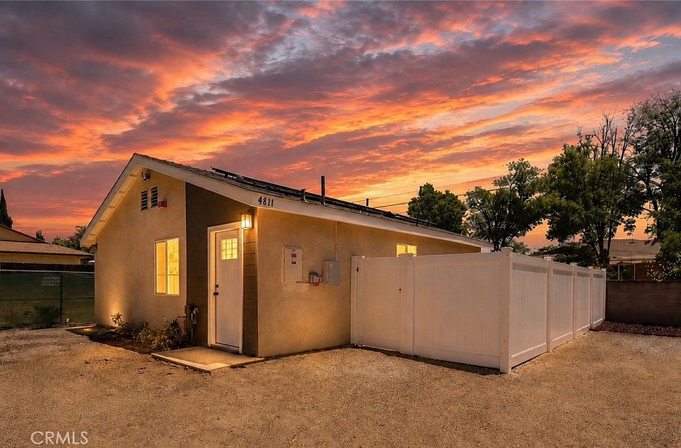 1st image of 4811 Charlotte Way