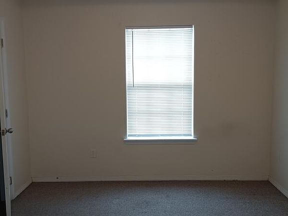 3rd image of 702 Sonesta Dr APT H