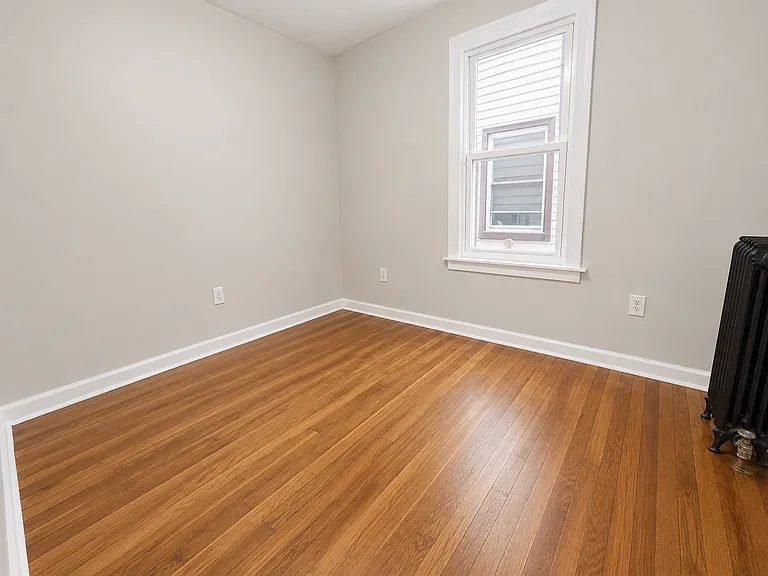 454 4th Ave W #1 — Photo 16