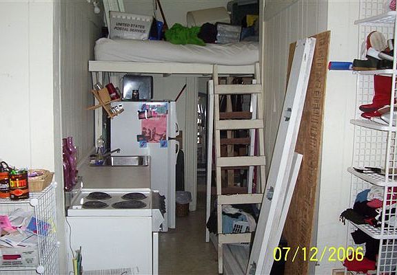 321 #6 - Room