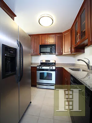 Rented by Halstead Real Estate | media 6