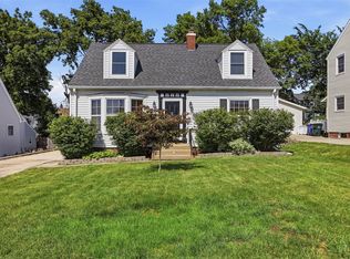 424 Dunreath Dr NE, Cedar Rapids, IA 52402