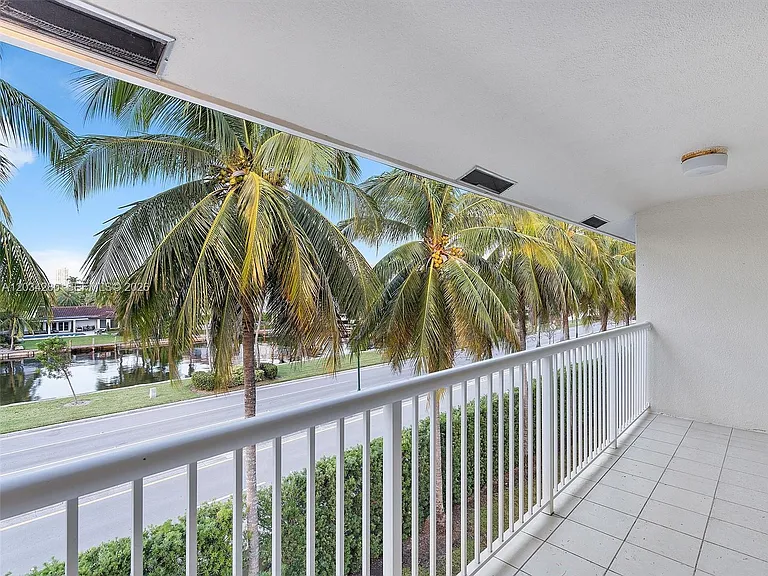 21399 Marina Cove Cir #M-12 — Photo 42