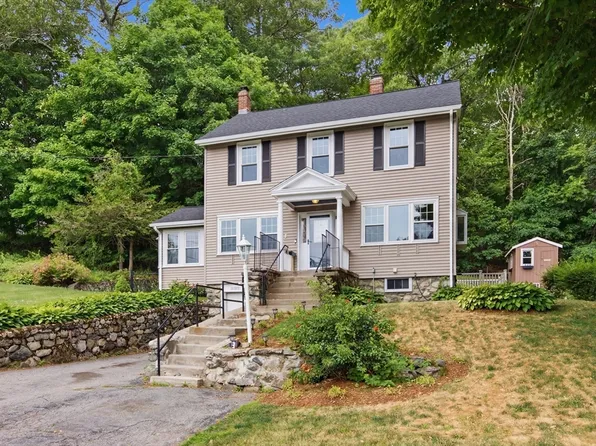 3 Myrtle Ter, Wakefield, MA 01880