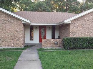 1303 Shady Spring Ct W, Irving, TX 75060