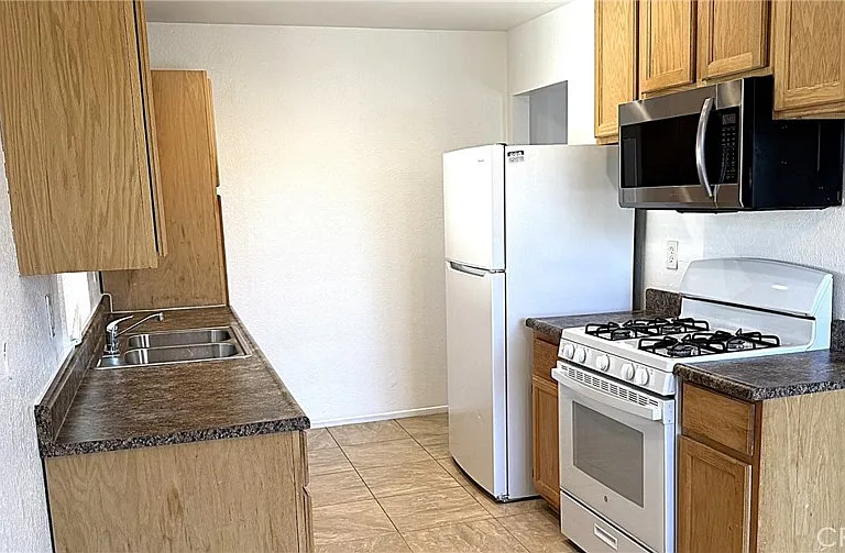 30 E Blueridge Ave — Photo 8