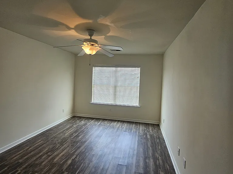 328 Scarlett Ln — Photo 13