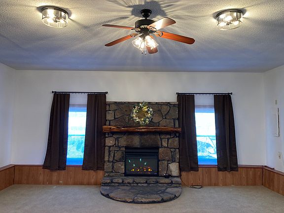 Large great room with electric fireplace