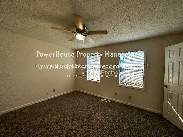 504 Oakwood Ct — Photo 7