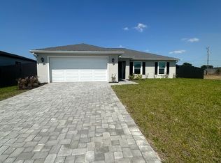 1614 NE 2nd Pl, Cape Coral, FL 33909