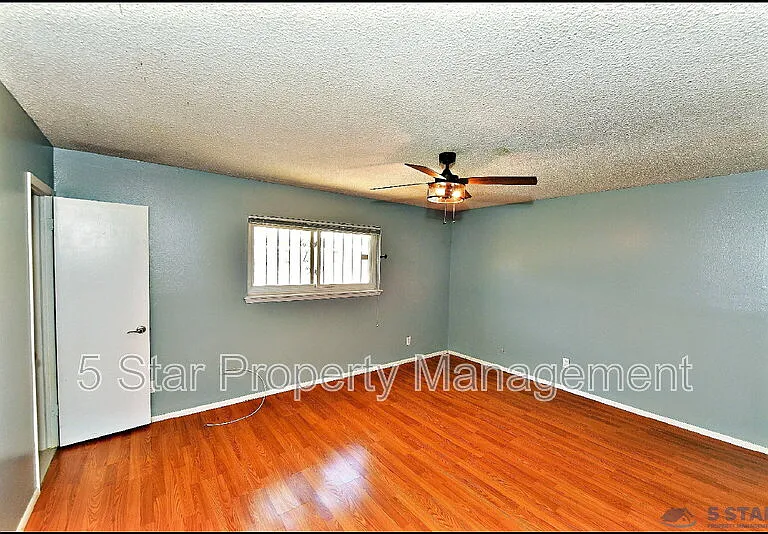 10117 Mercedes St — Photo 25