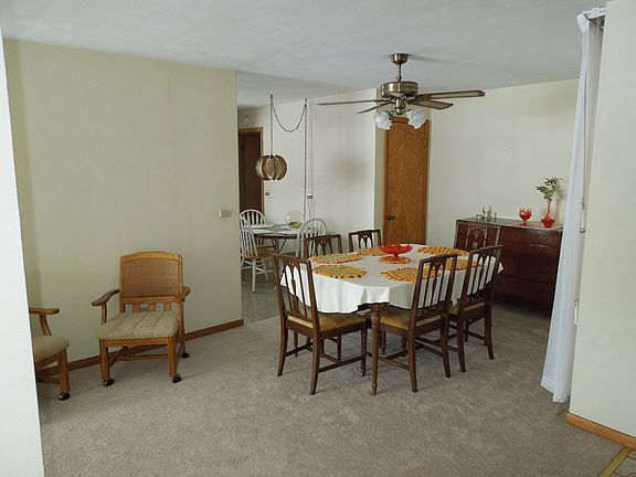 4th image of 811 Lake Shore Dr