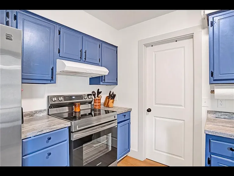 856 Henckley Ave — Photo 7