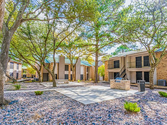 2nd image of 900 E Corsicana St #2B-2Ba-1093Sqft