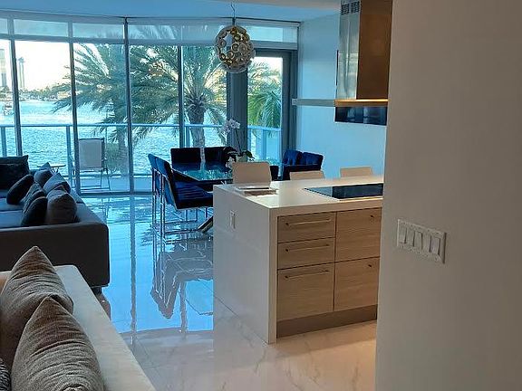 2nd image of 17111 Biscayne Blvd Unit 211