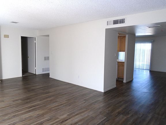 4th image of 4424 S Willow Dr