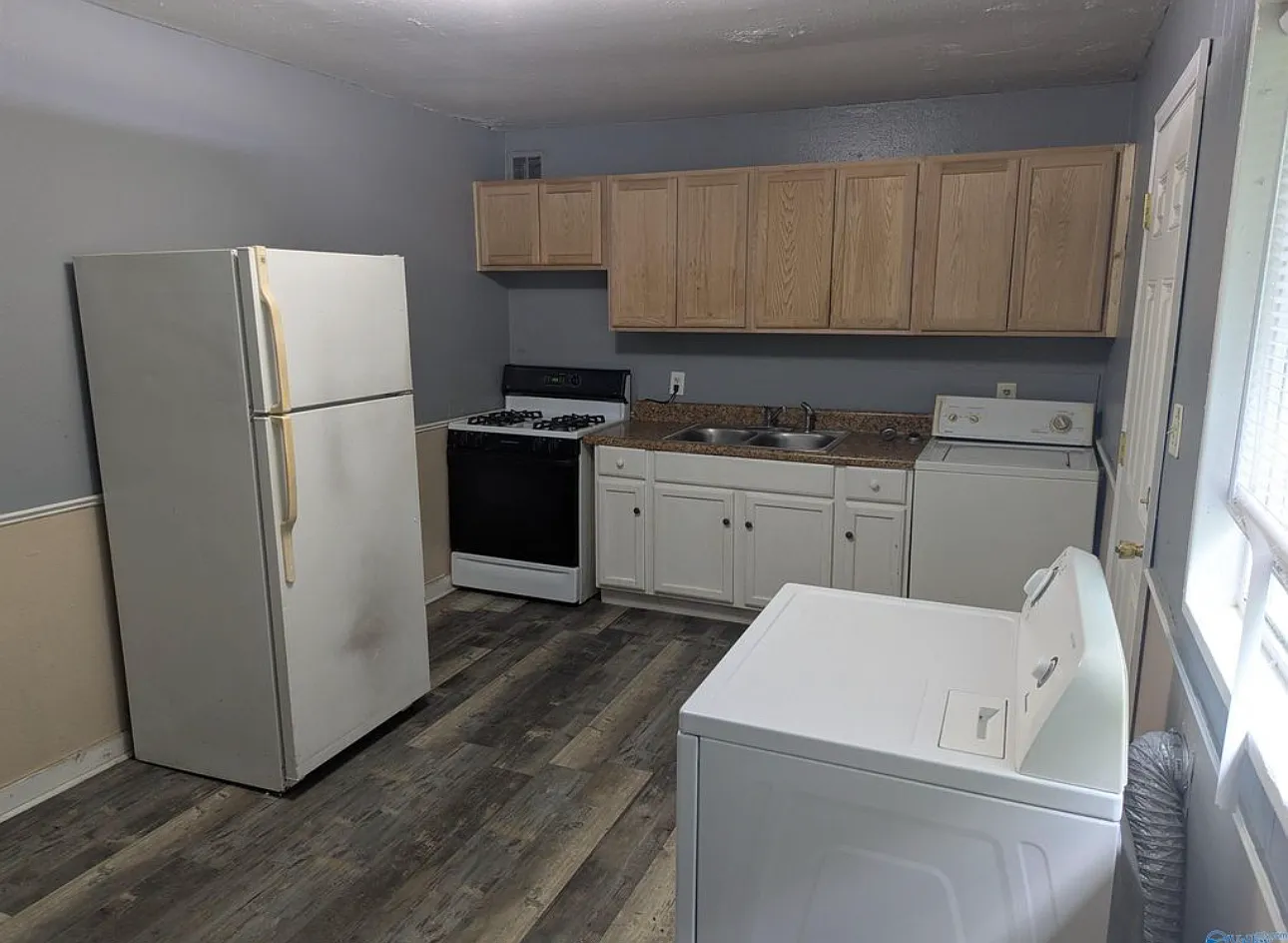 204 Carolyn Lane - 1 — Photo 4
