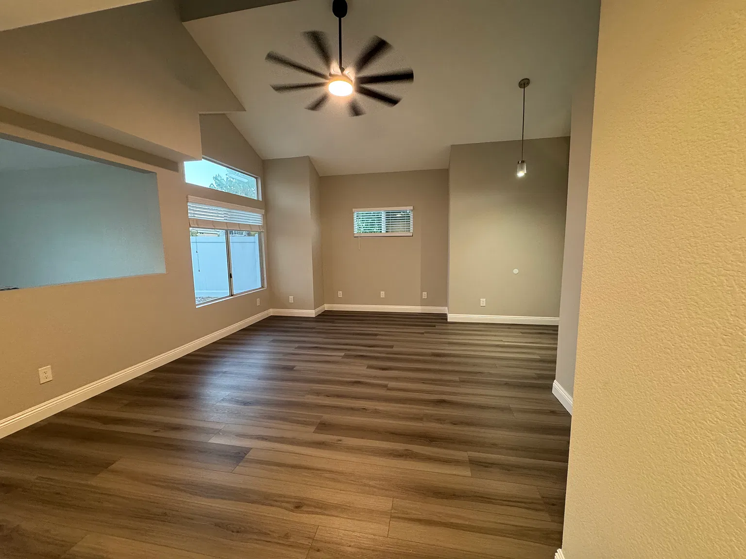 43570 Corte Logrono — Photo 2