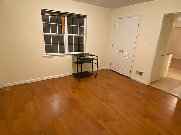4th image of 1342 E 69th St #1