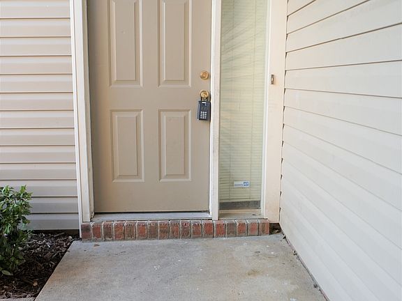 3rd image of 685 Bartons Landing Pl APT 1
