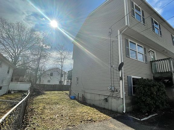 2nd image of 395 Roosevelt Ave