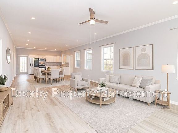 3rd image of 203 Timberlinks Dr