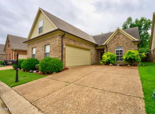 1359 Arbor Lake Dr S, Horn Lake, MS 38637