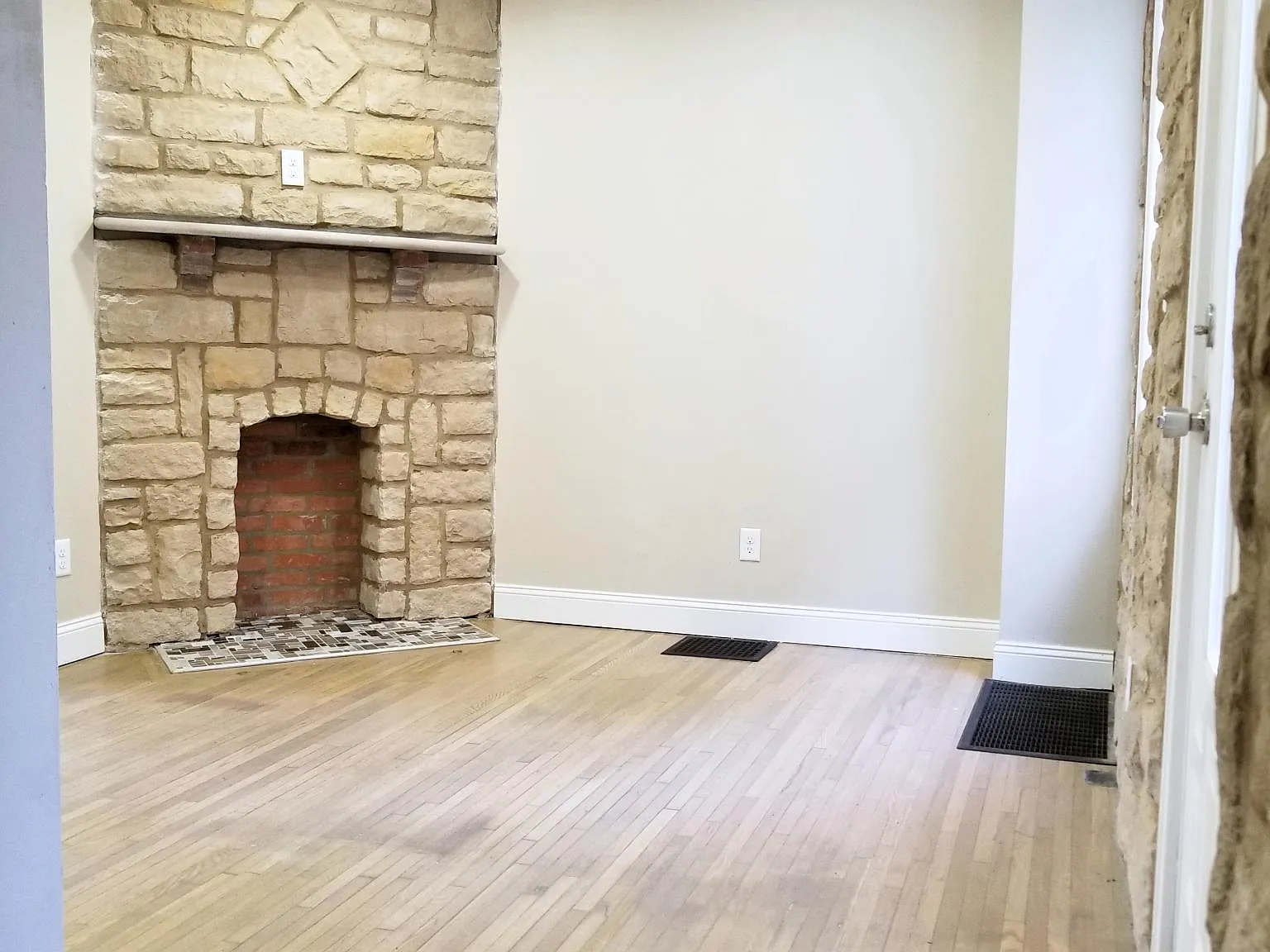 2 bed, 1186 sqft, $1,775 — Photo 3