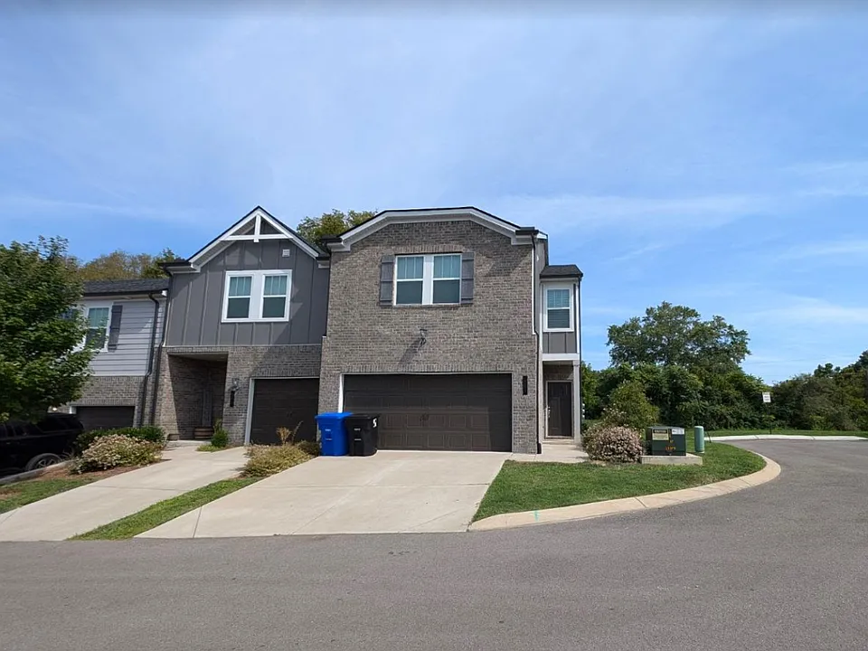 861 Longleaf Ln
