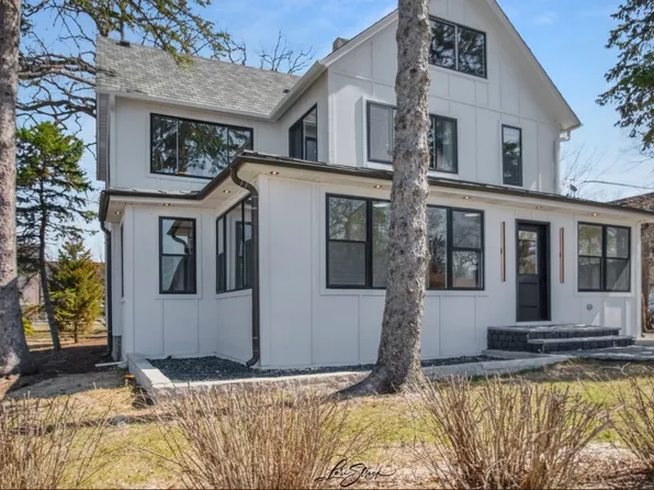 217 W Main St, Lake Zurich, IL 60047