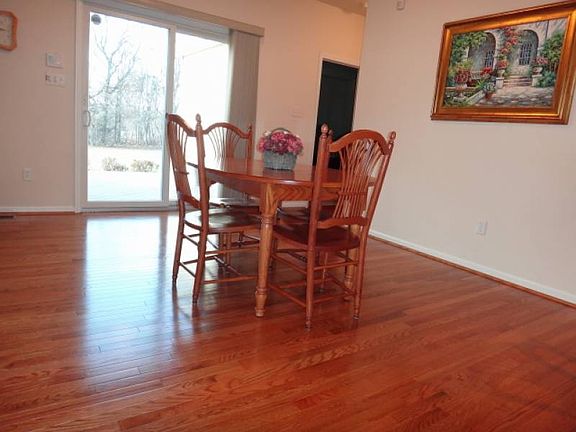 4th image of 1034 Schagrin Dr