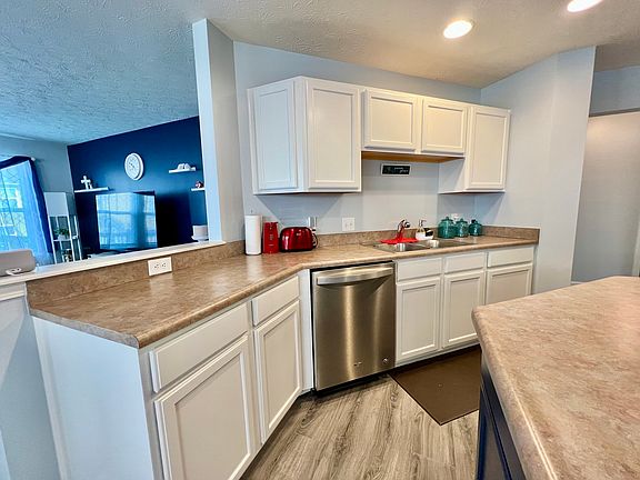 5th image of 5145 Climbing Rose Pl